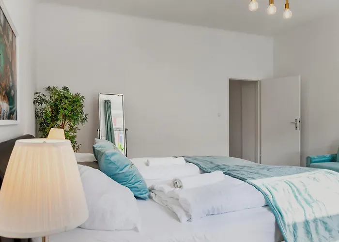 Beautiful 2br With Free Wifi In Prime Location Apartment