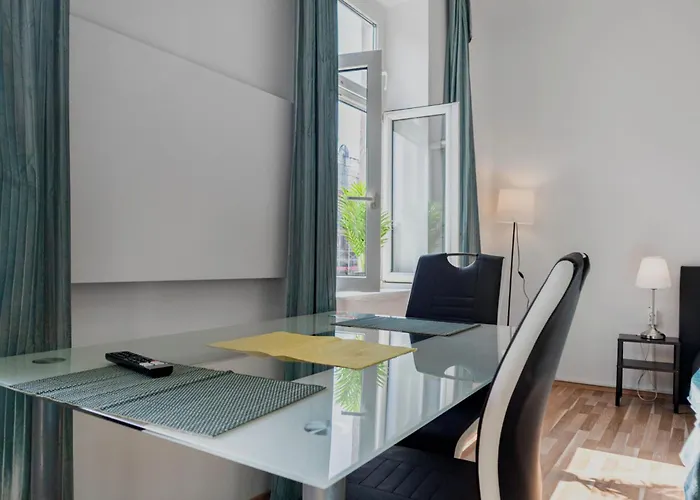 Beautiful 2br With Free Wifi In Prime Location